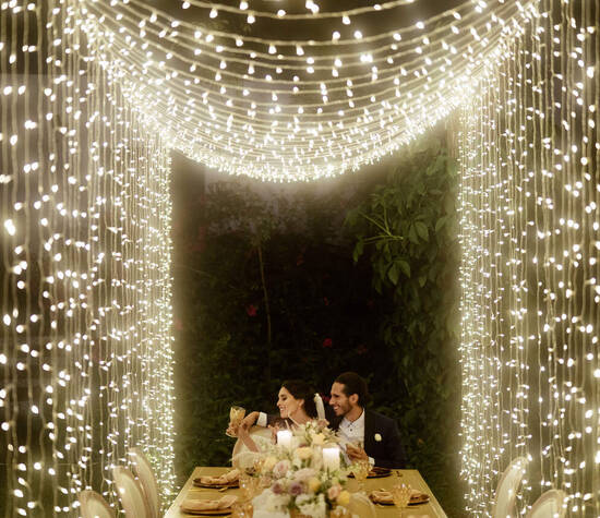 túnel de luces hada para boda en casa 