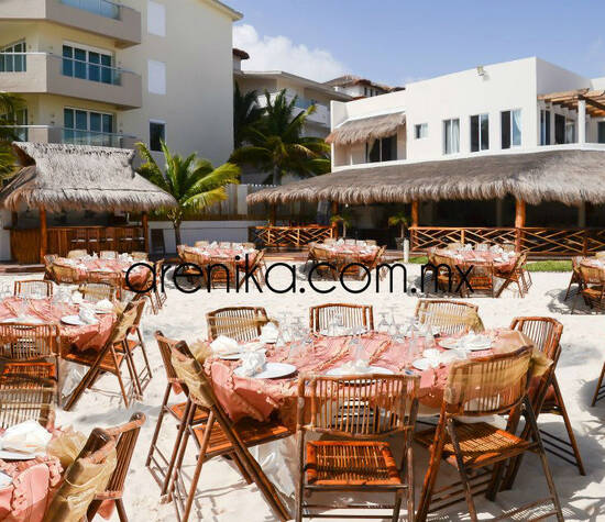Arenika Beach Club and Lounge