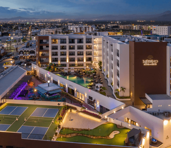 Médano Hotel & Suites. En el corazón de Cabo San Lucas