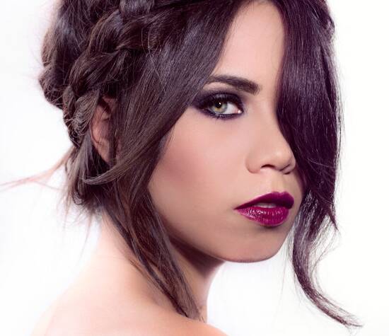 Maquillaje & Peinado.- Adriana Mendoza 
